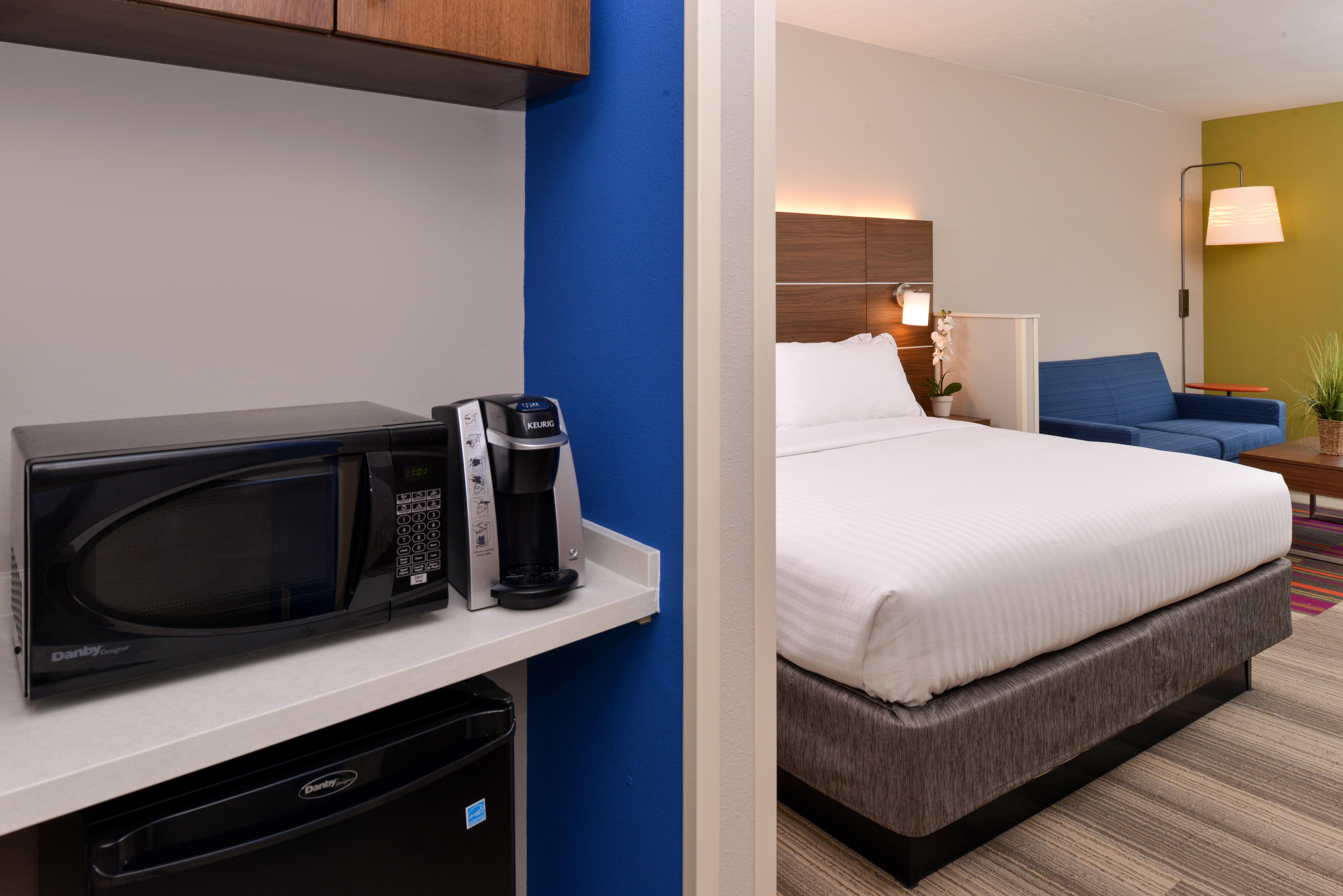 Holiday Express & By Ihg 2*