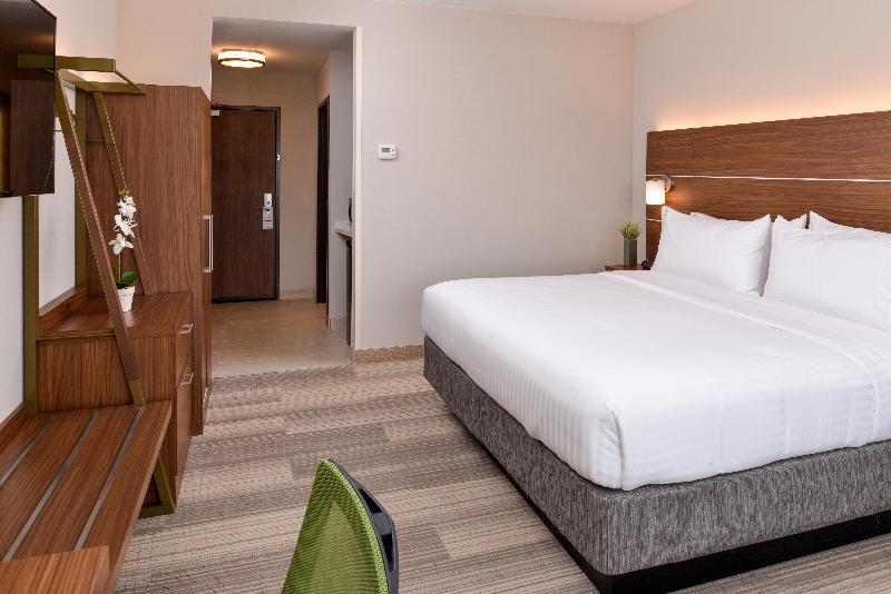 Express & By Ihg Hotel 2*